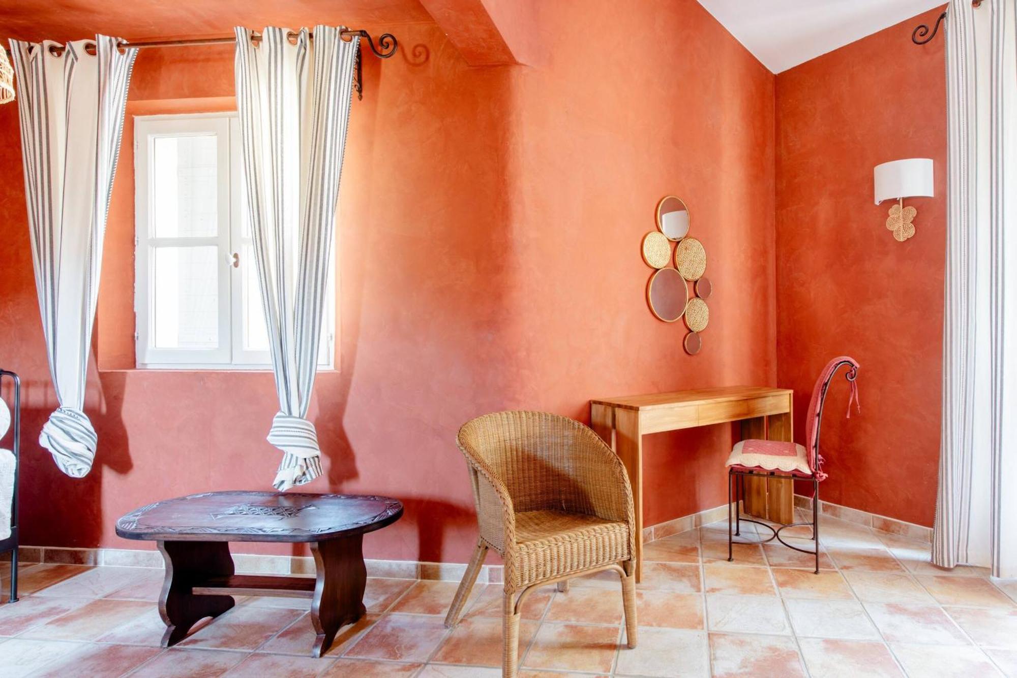 Mas De Lure Hotell Salon-de-Provence Eksteriør bilde